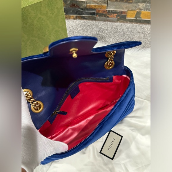 GUCCI GG Marmont Matelasse Flap Velvet Two Way Bag | Medium - Picture 5 of 17